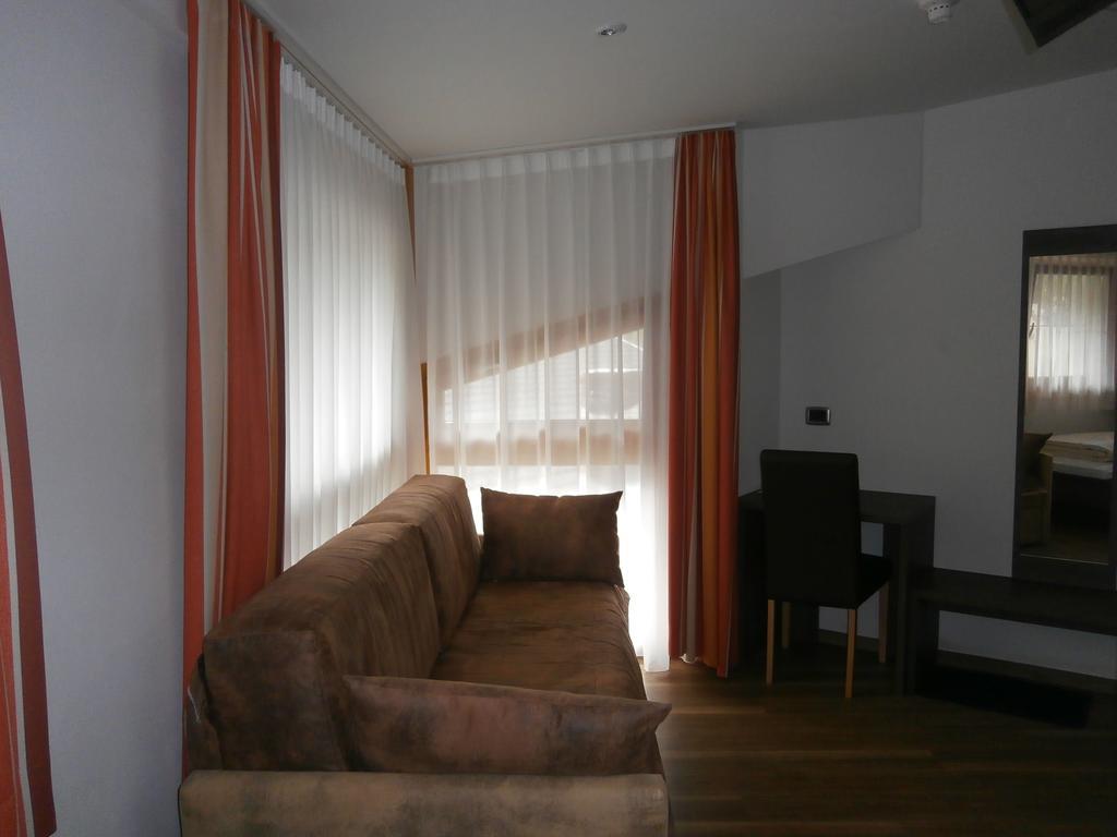 Hotel Schoelzhorn Superior Racines Habitación foto